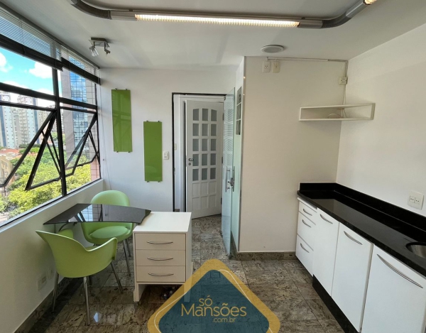 Conjunto de salas com 112m² com excelente localização na Av. Brasil