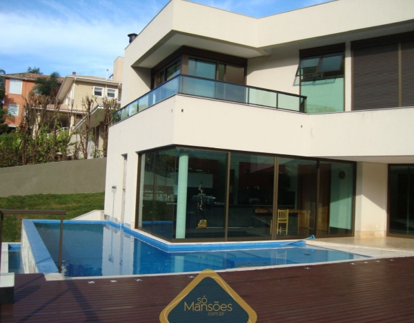 Casa de aproximadamente 600m² de área construída à venda no Vila Alpina.