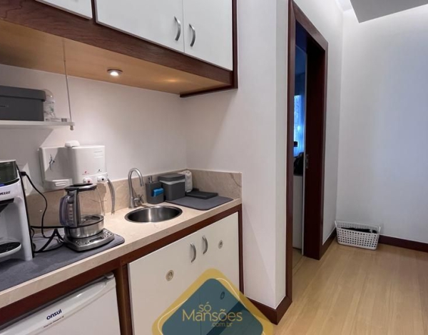 Linda casa de 387m² com localização privilegiada a venda no condomínio Vila Castela.