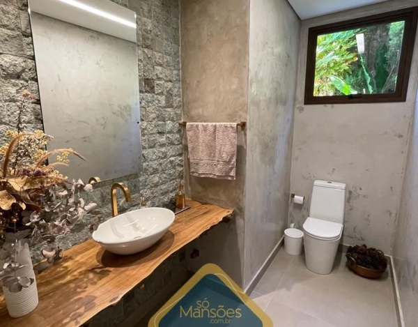 OPORTUNIDADE ÚNICA: LINDA CASA PARA ALUGUEL NO CONDOMÍNIO VALE DOS CRISTAIS!
