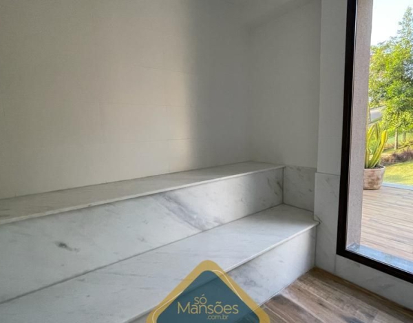 OPORTUNIDADE ÚNICA: LINDA CASA PARA ALUGUEL NO CONDOMÍNIO VALE DOS CRISTAIS!