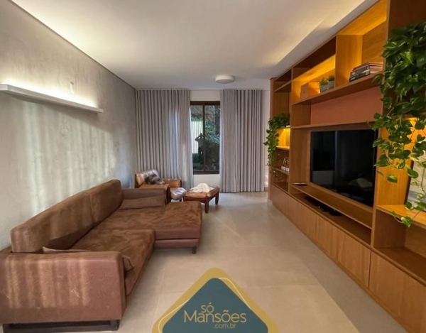 OPORTUNIDADE ÚNICA: LINDA CASA PARA ALUGUEL NO CONDOMÍNIO VALE DOS CRISTAIS!