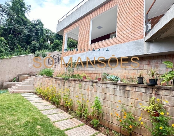 Casa de Alto Padrão de 278 m² à Venda com 1 Suíte e Vista Panorâmica no Ville de Montagne, Nova Lima - MG