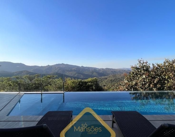 Casa Espaçosa de 406 m² à Venda com 4 Suítes e Vista Definitiva no Mirante da Mata, Nova Lima - MG