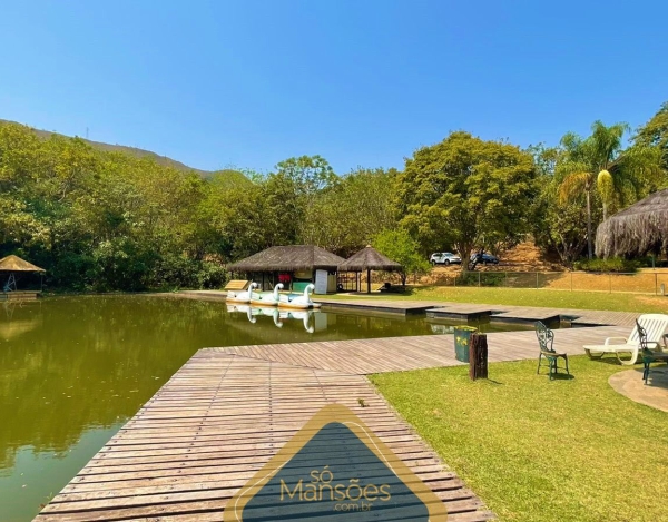 LINDA CASA DE 4 QUARTOS À VENDA NO CANTO DAS ÁGUAS